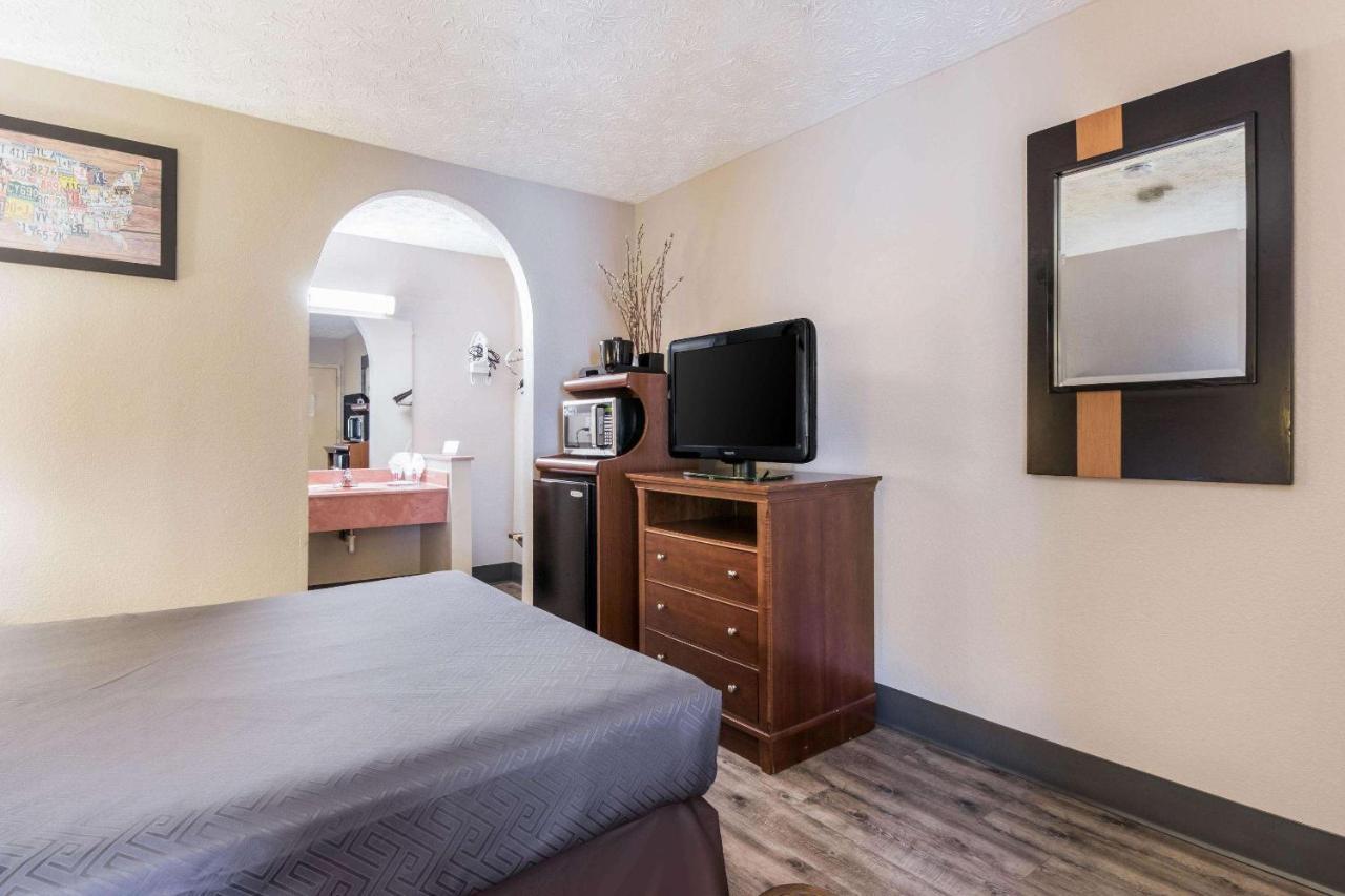 Econo Lodge Γκέινσβιλ Εξωτερικό φωτογραφία