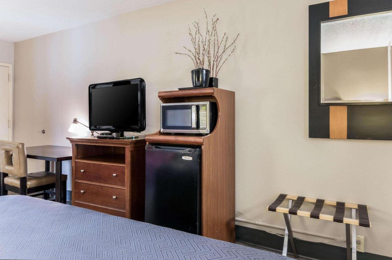 Econo Lodge Γκέινσβιλ Εξωτερικό φωτογραφία